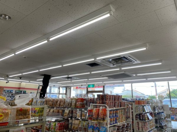 コンビニのエアコン新設工事を行いました